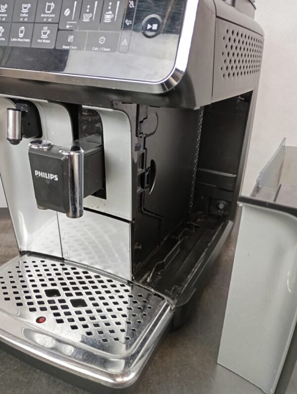 Philips 3200 series EP3246 / 70 fully automatic coffee machine - Image 4
