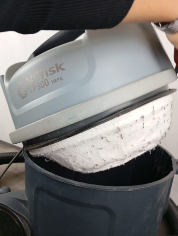 NILFISK VP300 HEPA Vacuum — изображение 4