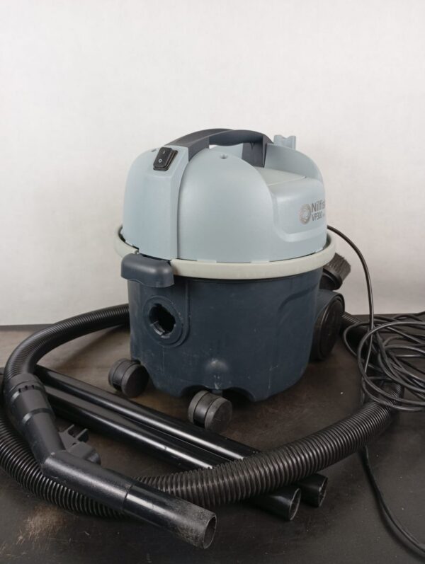NILFISK VP300 HEPA Vacuum — изображение 7