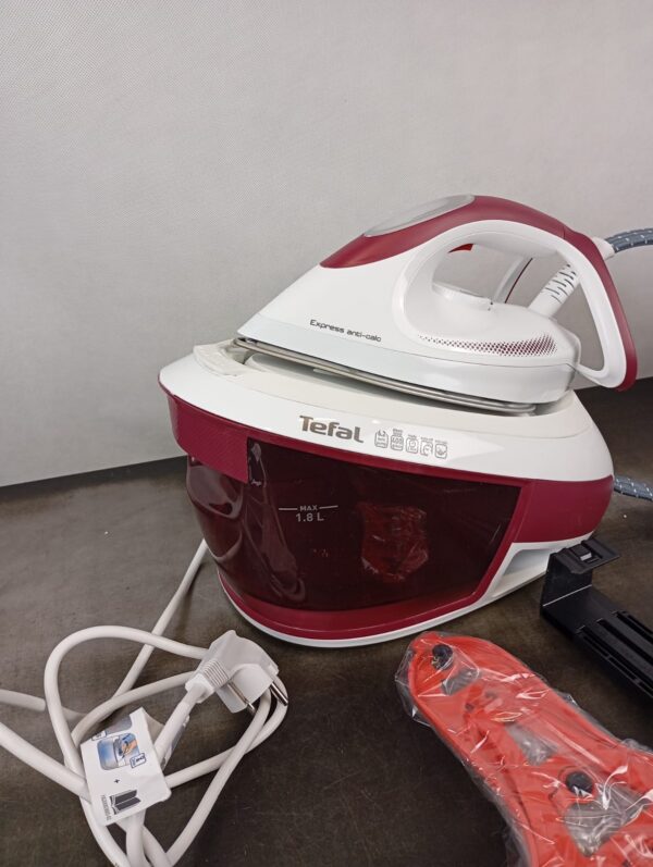 Tefal SV8012 Express Anti Scale Steam Generator - Image 3