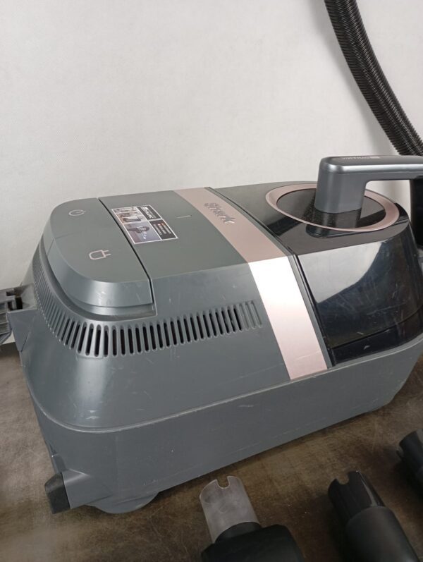 Shark CV100EUT Bagless Sled Vacuum Cleaner – pilt 6