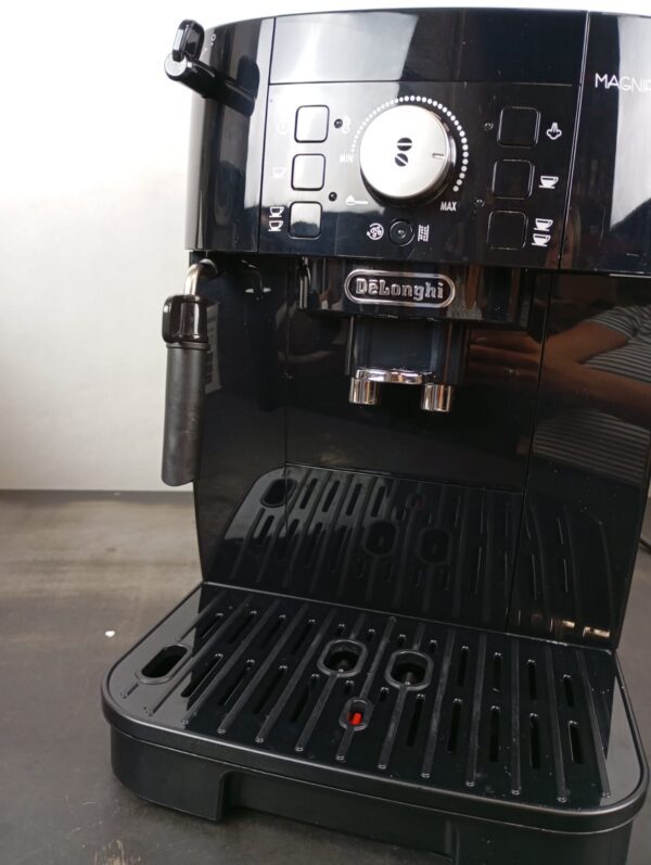 De'Longhi Magnifica S ECAM 11.112.B, Fully Automatic Coffee Machine - Image 3