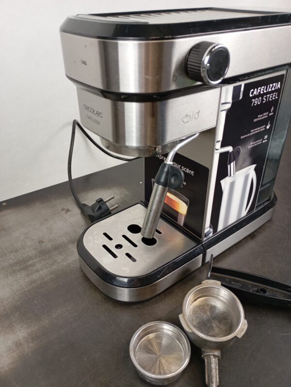 Cecotec Cafelizzia 790 Espresso Machine - Image 2