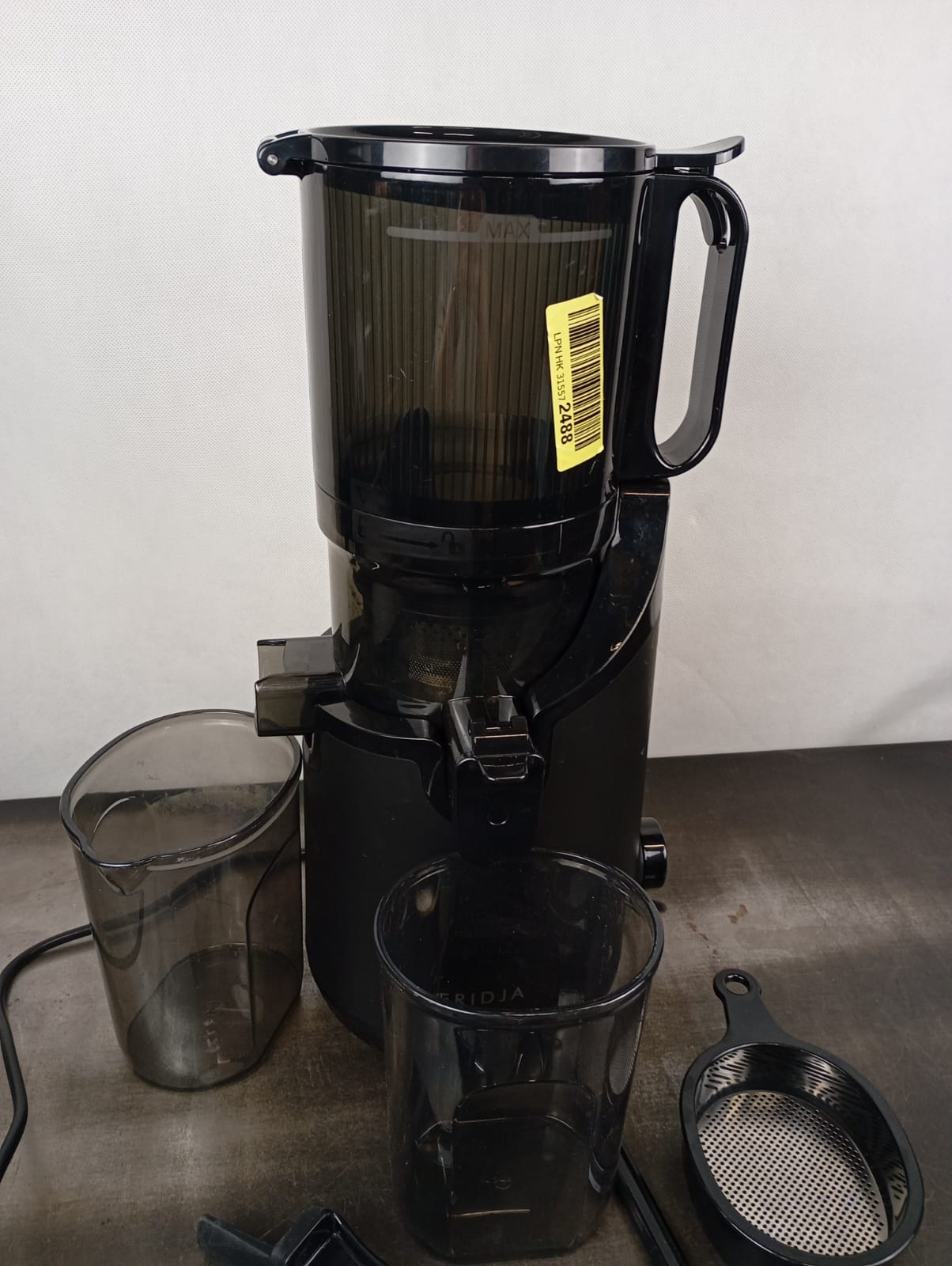Fridja f2500 Self-Feeding Juicer Machine - Image 2