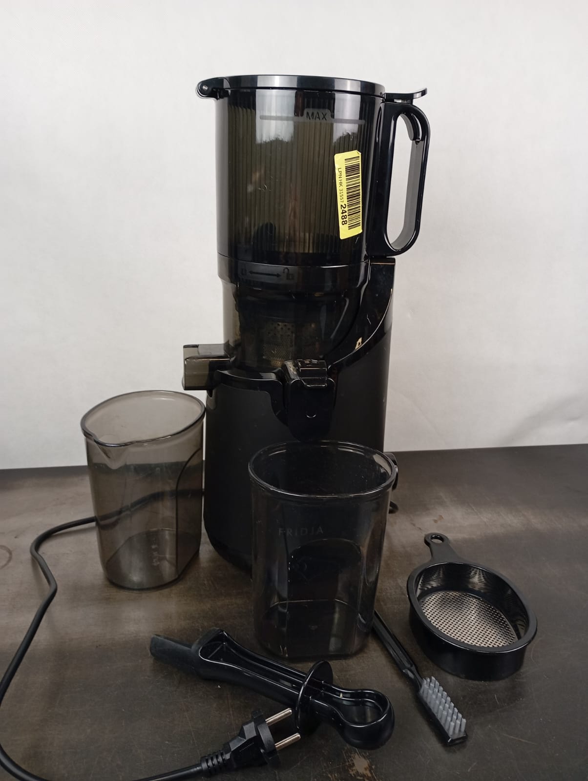 Fridja f2500 Self-Feeding Juicer Machine - Image 7