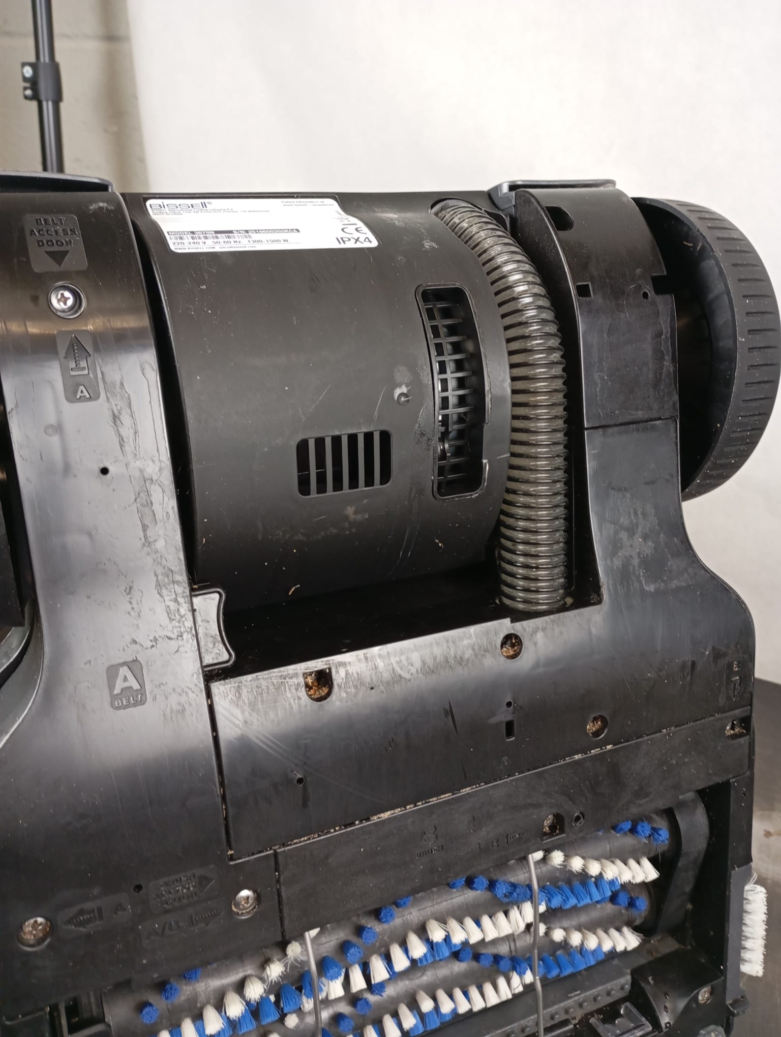 Bissell Revolution HydroSteam 3670N — изображение 6