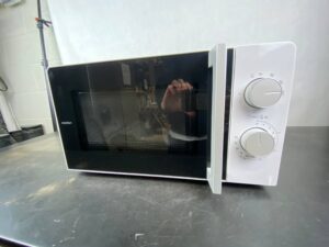 Alternative view of MEDION Compact microwave oven (20 litres, 700 watts)