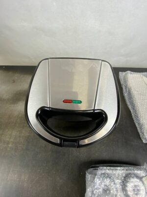Alternative view of OKYUK Sandwich Maker with 6 Interchangeable Plates, 750 W