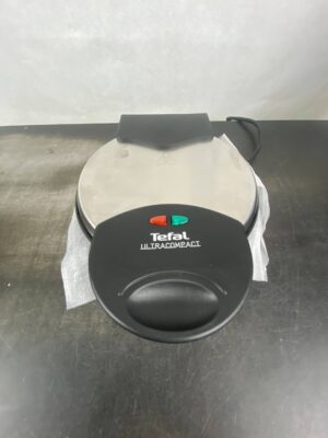 Alternative view of Tefal Heart Waffle Iron